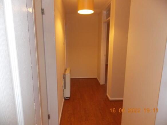 7 Gregory CI 16.6.22 Inner hall (1)