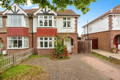 Brockenhurst Avenue, Worcester Park, KT4