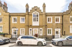 Flat 8, 36 Elan Court, Newark Street, London E1 2AA
