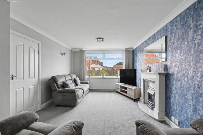 Living Room_1.jpeg