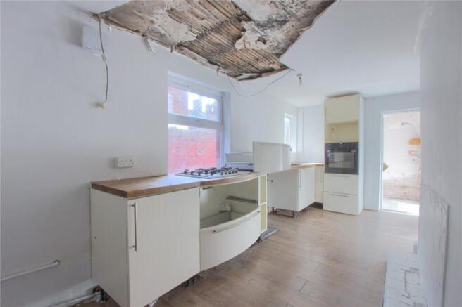 3 bed Terraced for sale Image 5