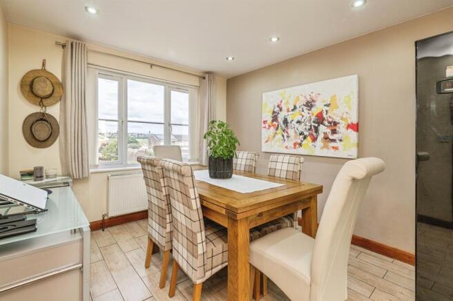 3 bed Detached for sale Image 4