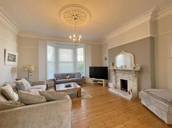 Milehouse Road 105 - Lounge FP.jpg