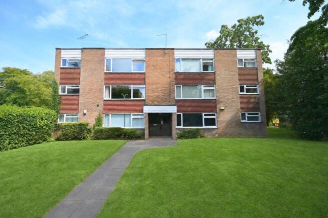 12 Augustus Court.jpg