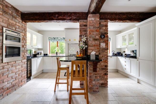 Lea-By-Backford, Backford, CH1 photo 4