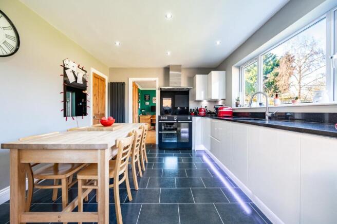 Kitchen/Dining Room 2