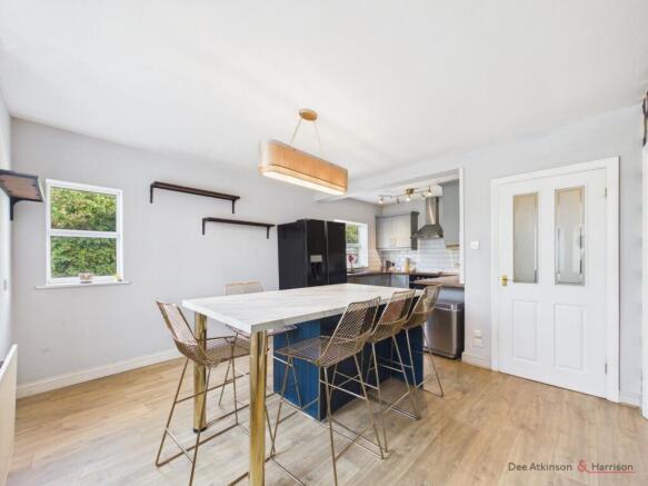 Kitchen/Breakfast Area