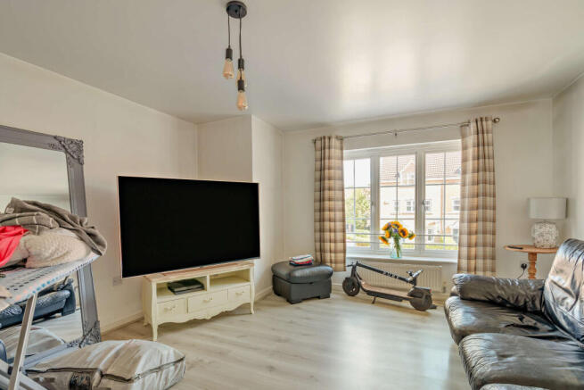 3 bed Flat for sale Image 5