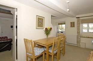 Entrance Hall / Dining Ro