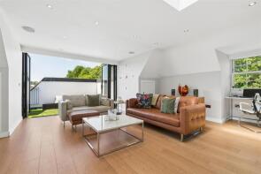 Flat 9, 2 Nicole Lodge, Carshalton Park Road, Carshalton SM5 3SR