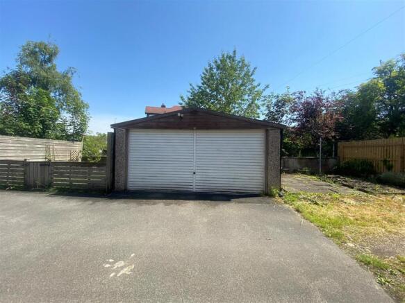 4 bed House for sale Image 10