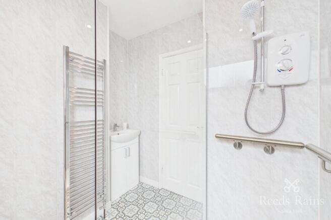 2 bed Bungalow for sale Image 11