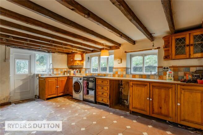 4 bed Detached for sale Image 7