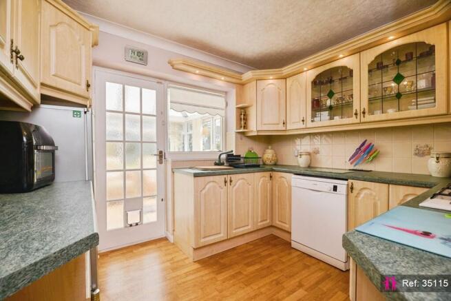 2 bed Semi-Detached Bungalow for sale Image 7
