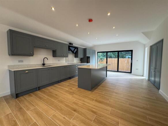 Chantry Way bungalow a.jpg