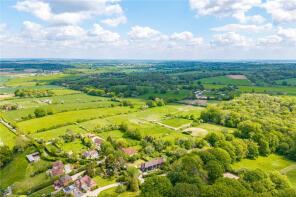 2, Hopgoods Green, Fannys Lane, Bucklebury, Reading RG7 6TB