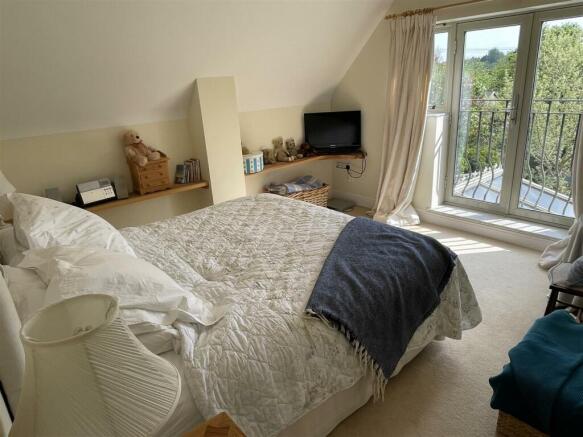 Bedroom 1.JPG
