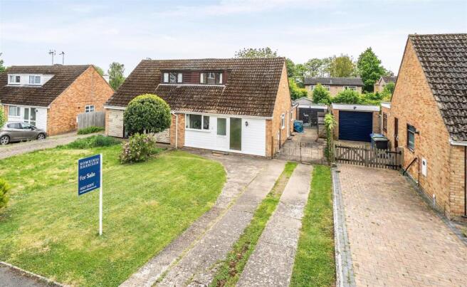 10 Windmill Way, Greens Norton (e) cr.jpg