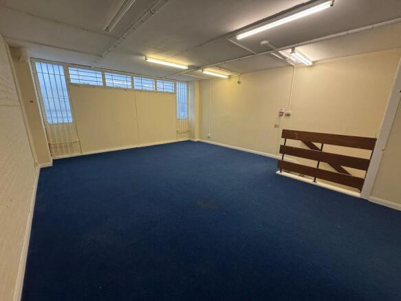 WhatsApp Image 2024-12-10 at 11.30.01_048cae59.j