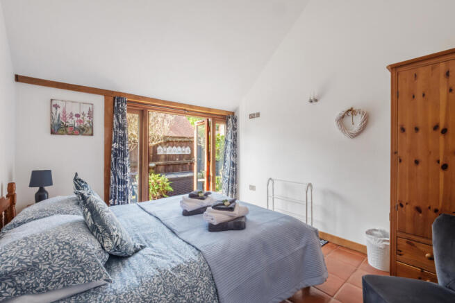King-Size Bedroom