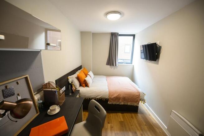 2 bed Apartment to rent Image 10