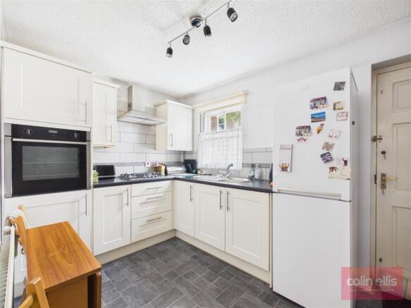 3 bed Terraced for sale Image 6