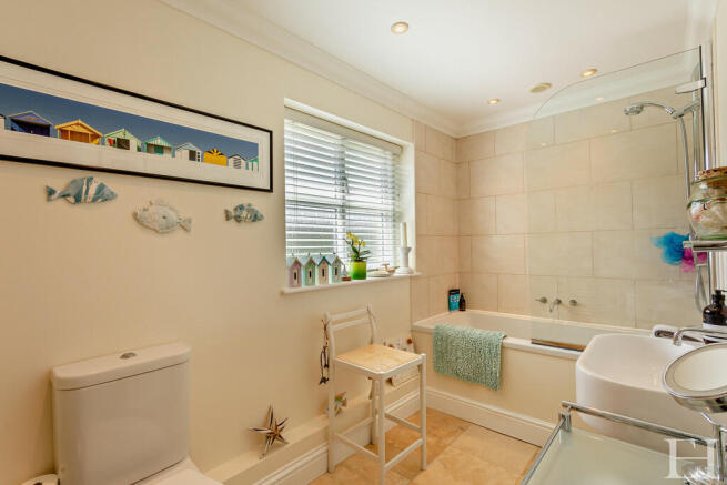 8574160-interiorW...