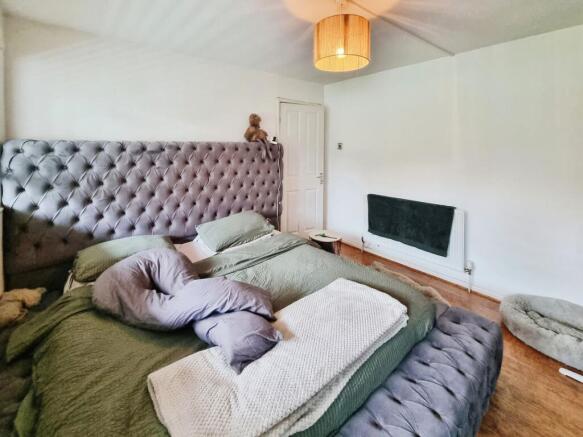 2 bed Flat for sale Image 8