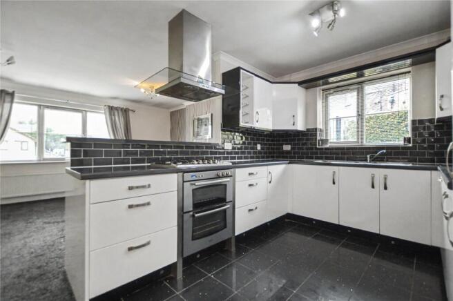 2 bed Apartment for sale Image 4