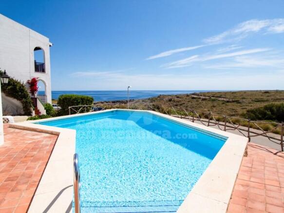 Apartment with pool and sea views in Son Parc