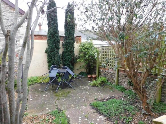 Rose Cot Garden1.JPG