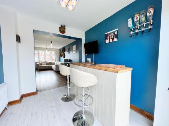 Dining Area pic 4.jpg