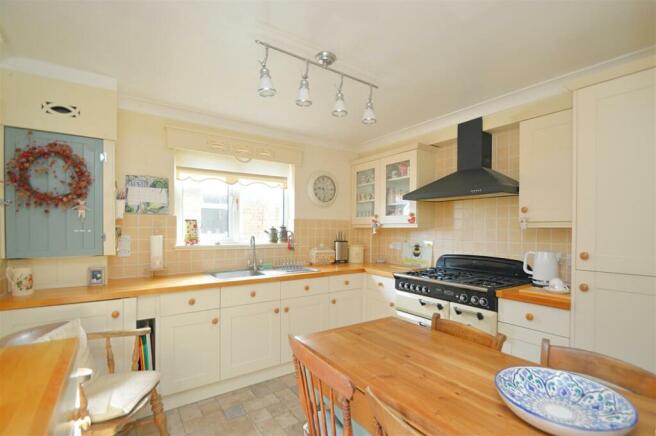 Kitchen1.jpg
