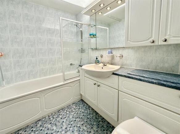 Bathroom.JPG