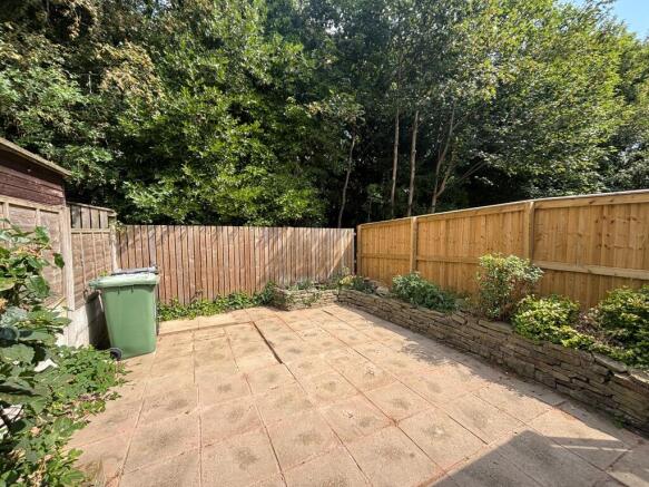 2 bed Terraced to rent Image 11