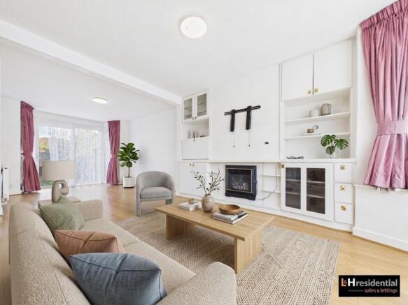 Manor Way, Borehamwood, WD6 photo 3