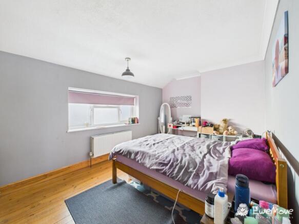 CAM02877G0-PR0102-STILL003