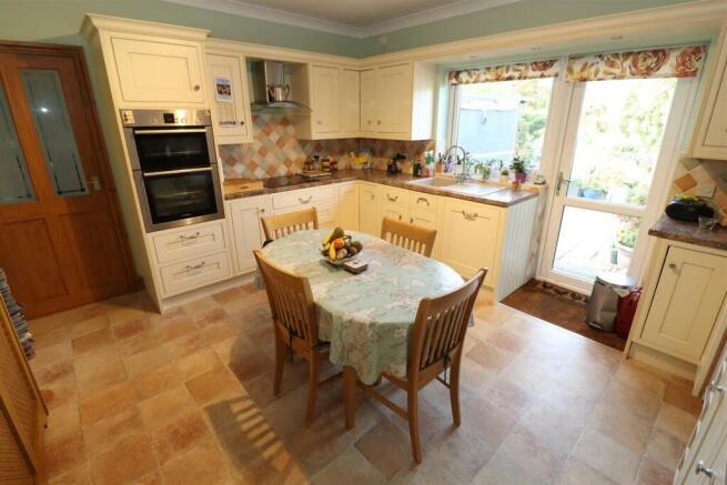 Kitchen / Breakfast Room