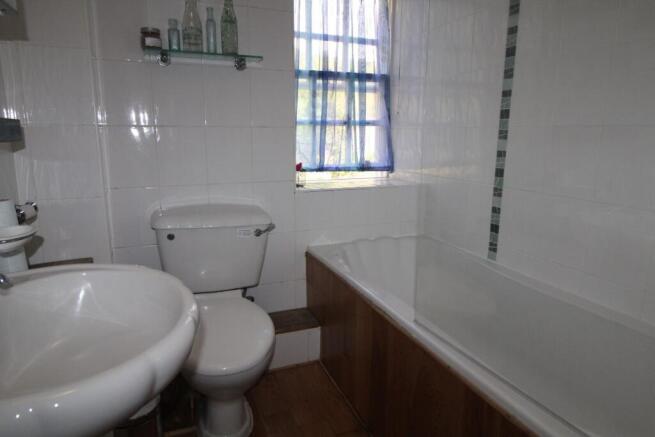 2 bed Apartment to rent Image 6