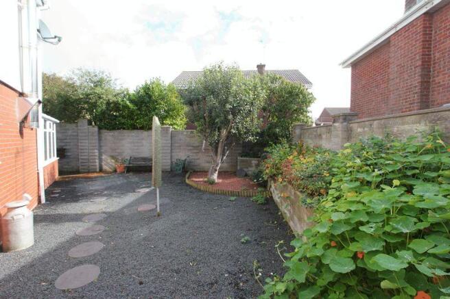 Side Garden - ...