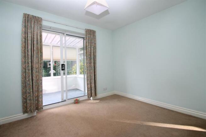 bedroom 2.JPG