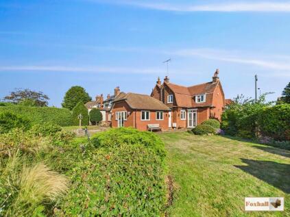 High Road East, Felixstowe