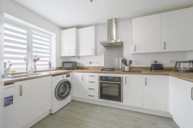 Skylark, Blunsdon, Swindon, SN26 photo 4