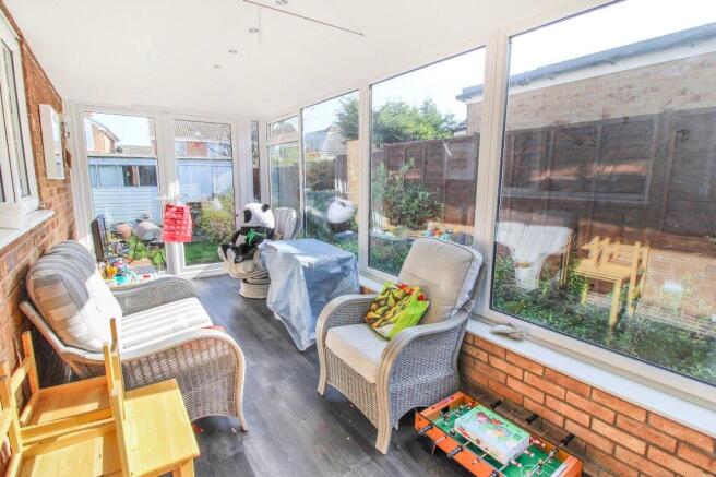 4 bed Bungalow for sale Image 6