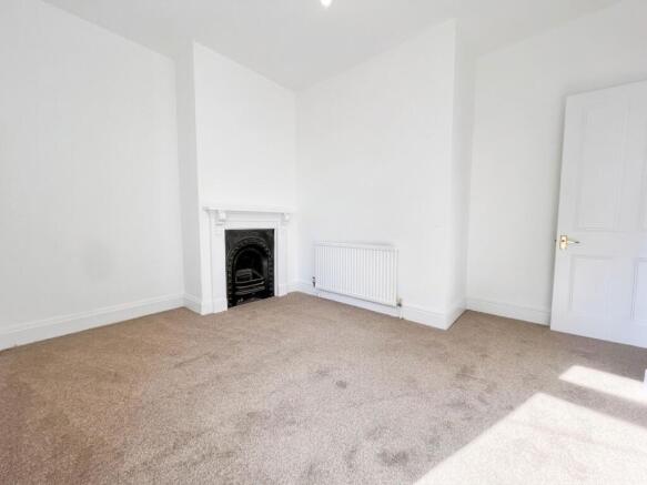 2 bed Terraced to rent Image 9