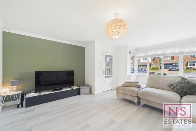 4 bed Detached for sale Image 7