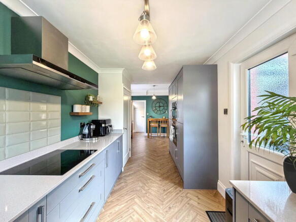 3 bed Semi-Detached for sale Image 7