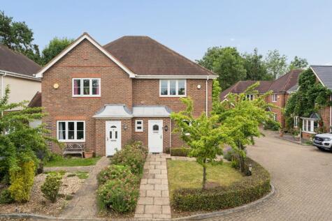 Kennards Court, Amersham