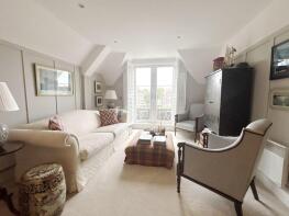 Flat 10, Carnegie Court, Beaconsfield Road, Slough SL2 3GQ