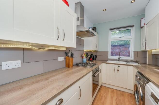 3 bed Terraced for sale Image 5